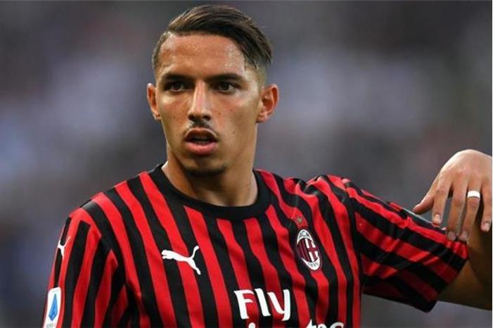 تفاصيل تجديد عقد إسماعيل بن ناصر مع ميلان.. وهذا موعد الإعلان الرسمي large