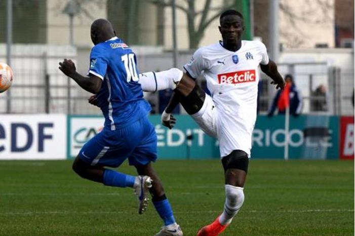 شاهد.. تدخل عنيف من نجم مرسيليا يضع لاعباً في العناية المركزة 1246061829