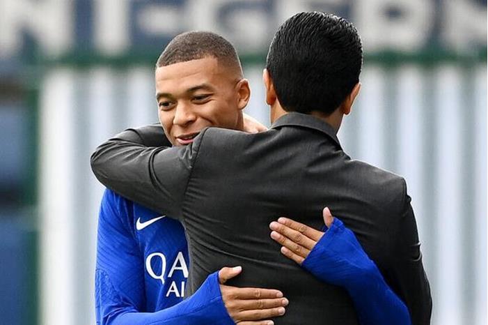 تصريح مفاجئ للخليفي بشأن مستقبل مبابي مع باريس سان جيرمان 659da9b6423604312f08bb32