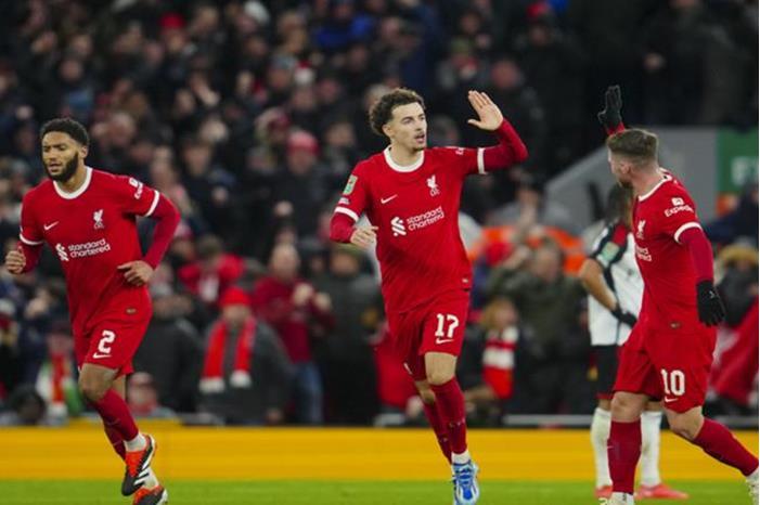 ليفربول يقلب الطاولة على فولهام (فيديو) 659fea4e42360456f709dc12