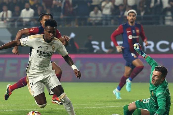 عاجل : سوبر فينيسيوس.. ريال مدريد يفترس برشلونة في السعودية afp_20240114_20240114-afp_34f232l_afp