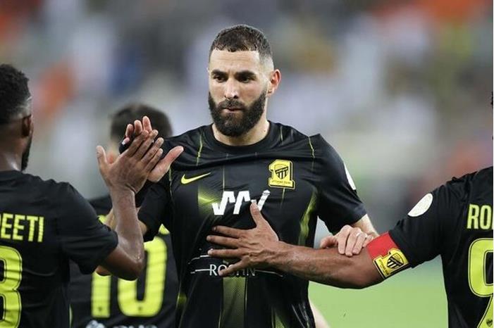 محامي بنزيما يوضح حقيقة عودة لاعب الاتحاد السعودي إلى ليون الفرنسي 65a92f0a423604249d3fb4d4 (1)