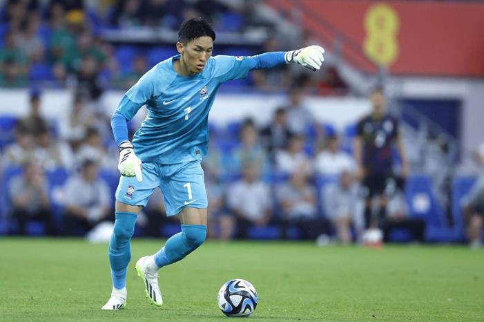 الرباط الصليبي ينهي مشوار حارس مرمى كوريا الجنوبية 499791