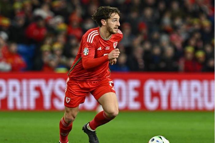 أول تعليق لقائد لوتون تاون توم لوكير بعد تعرضه لسكتة قلبية 6591a98e4c59b70ccd33fea6