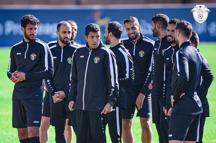 شاهد.. منتخبنا الوطني يصل الدوحة للمشاركة في أمم آسيا GCSFHysXUAAwLXY