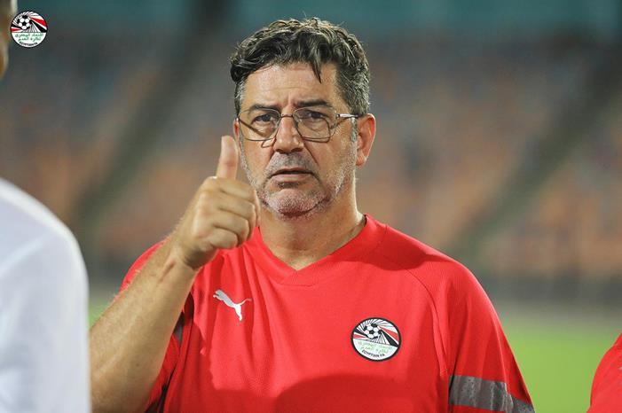 فيتوريا يكشف خطة فوز مصر أمام الرأس الأخضر 377