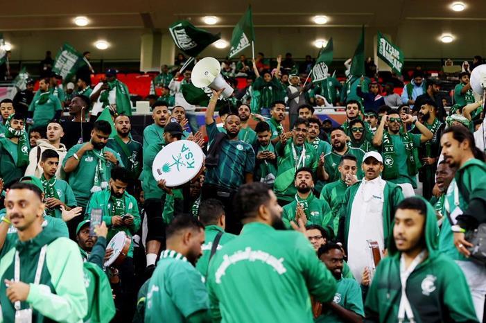 مدرب كوريا الجنوبية يُشعل غضب الجماهير السعودية GEYor5wXcAEVe1M