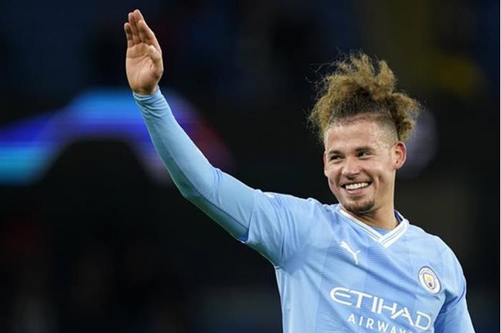 وست هام يضم كالفين فيليبس من مانشستر سيتي 65b3bb7b4c59b734ba3be7a9