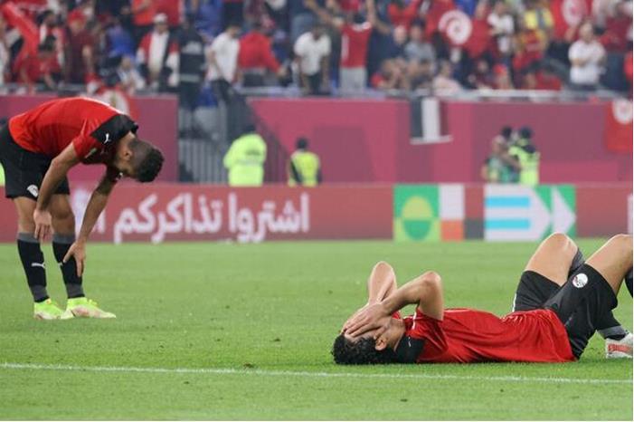 : هجوم عنيف على منتخب مصر بعد خروجه من كأس الأمم الإفريقية 65b75a354c59b761156bafed