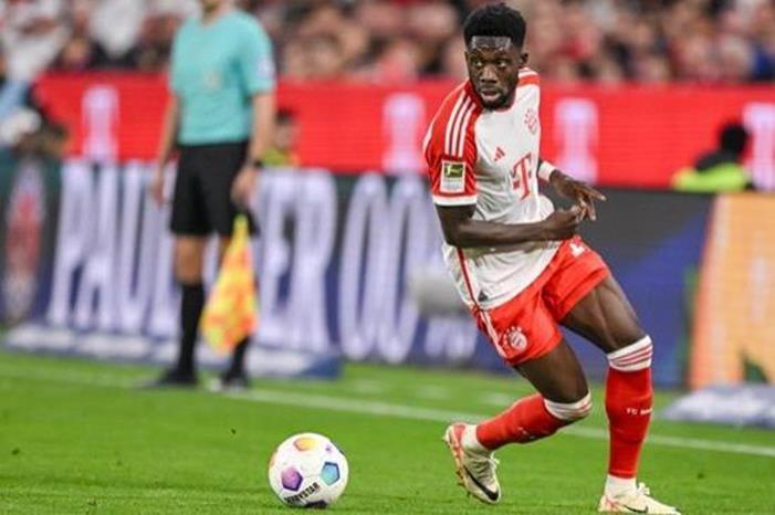 عرض ضخم من بايرن ميونيخ لتجديد عقد ديفيز image-1-3-1-1