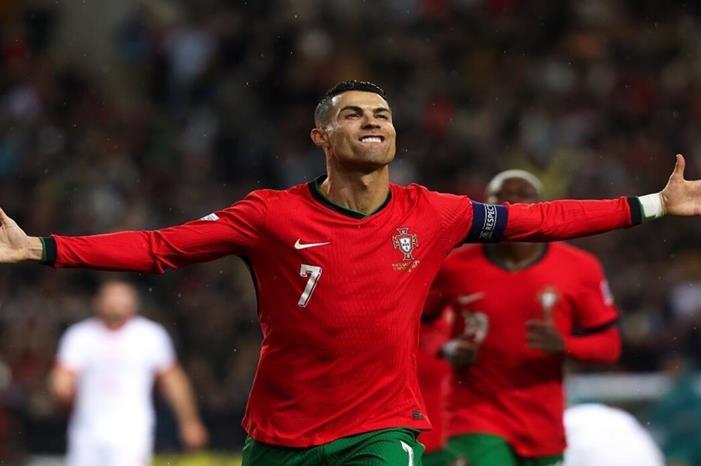 هل يشارك كريستيانو رونالدو في كأس العالم 2026؟.. مدرب سابق يجيب 6785a0594c59b770fe5744af