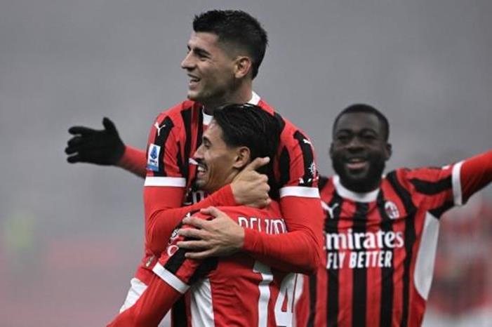 إصابة مزمنة؟ الكشف عن السبب وراء فشل انتقال نجم ميلان للايبزيج ميلان-11-1