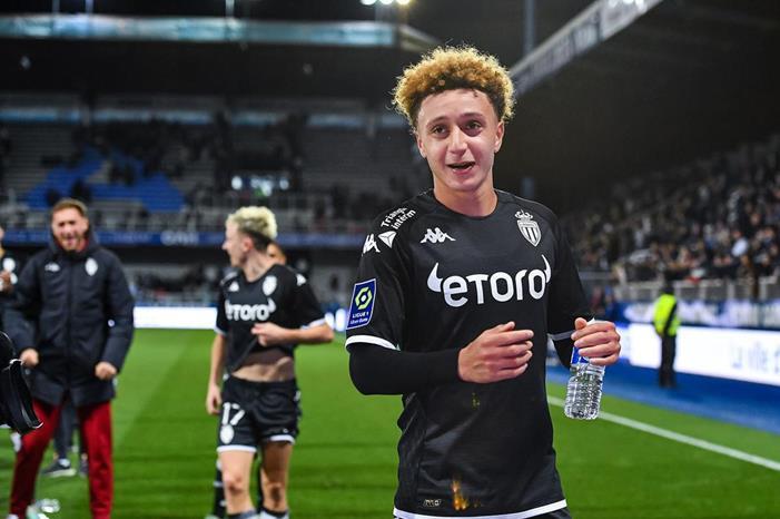 HW3FG2e6-Emirates_Denmark_23476