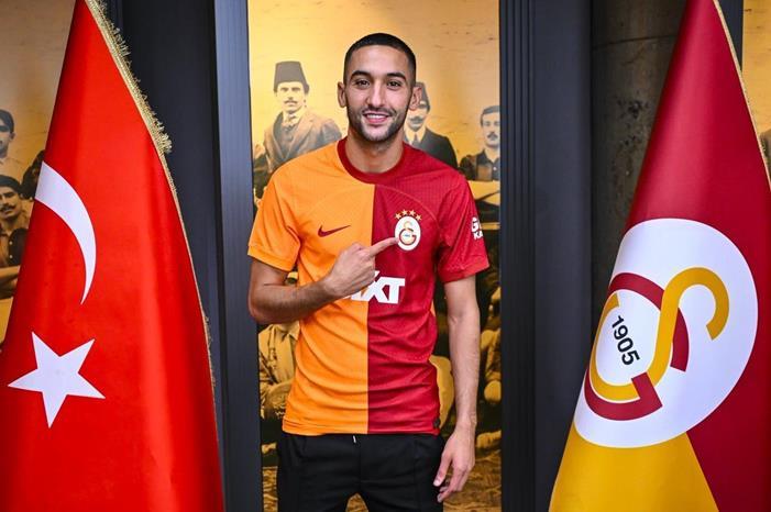 نجم برشلونة السابق بديل حكيم زياش في جلطة سراي 20240628_194851