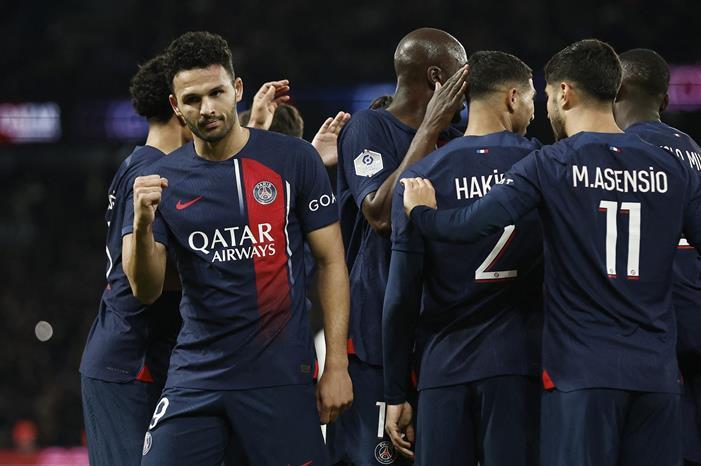 2024-04-21T193609Z_1911627844_UP1EK4L1IG8YA_RTRMADP_3_SOCCER-FRANCE-PSG-LYO-REPORT