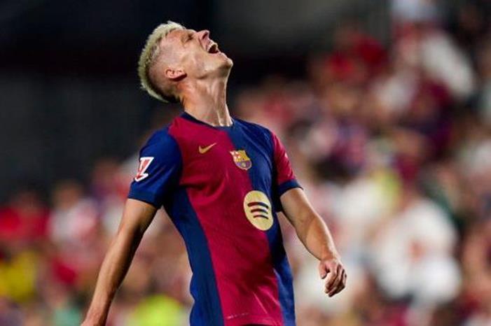 رسمياً.. برشلونة يعلن إصابة داني أولمو GettyImages-2168876759-1-2-1