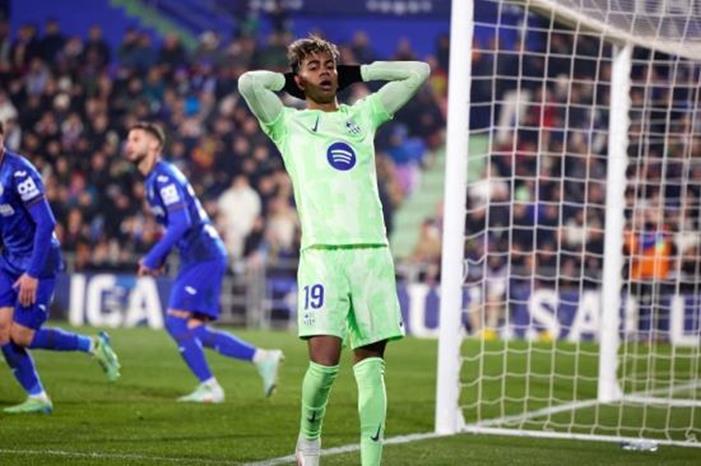 حكم سابق يؤكد: برشلونة تعرض لظلم تحكيمي أمام خيتافي YAMAL-1