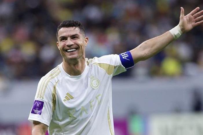 95% تبقي كريستيانو رونالدو في النصر GdP6irfWIAA7MLT