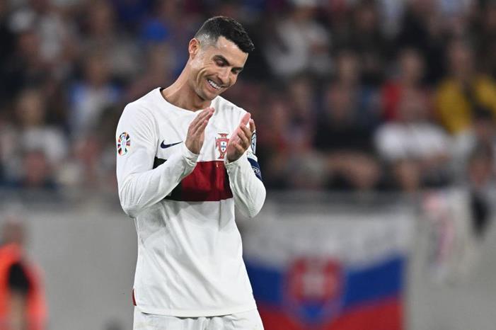 رودري يصفع رونالدو بتصريحٍ ناري بسبب الكرة الذهبية! كريستيانو-رونالدو