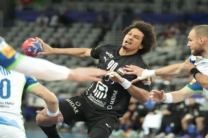 6793e0f84236044e042cb5bf