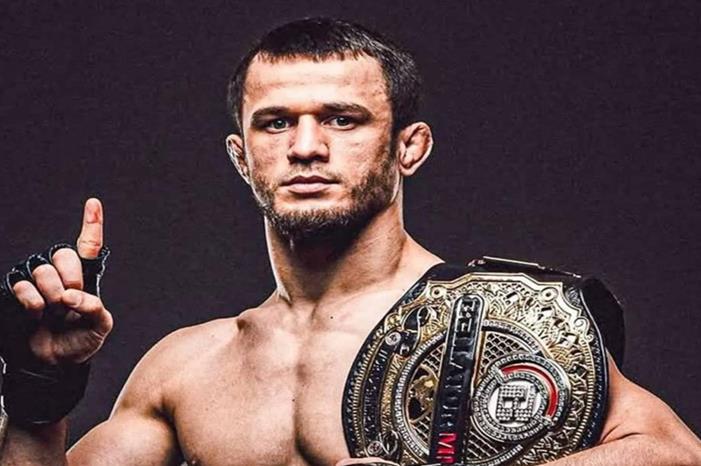 67964b7742360424c110acd8