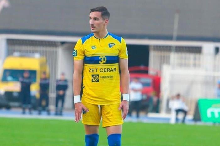 الجزائري-عادل-بولبينة1736543270