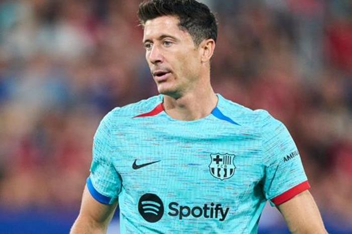 ليفاندوفسكي : أشعر بالفخر والسعادة بعد وصولي لهذا الرقم! روبرت-ليفاندوفسكي-3