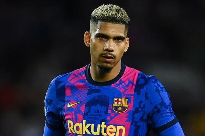 صدمة .. رونالد أراوخو يوافق على الانتقال إلى الدوري الإيطالي رونالد-أراوخو-1