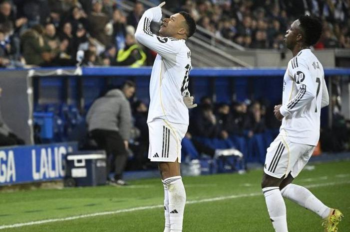 GettyImages-2251329687-scaled-e1765803550347-780x470