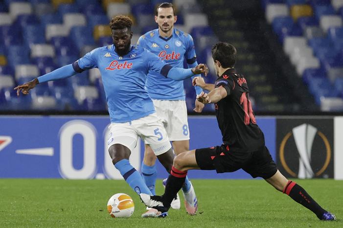 ملعب دييغو مارادونا يشهد تأهل نابولي وسوسيداد 890715-نابولي-ضد-ريال-سوسيداد-(8)