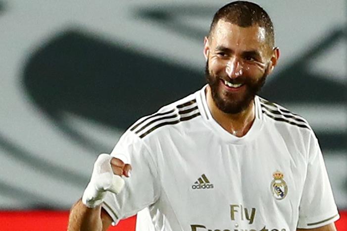 بنزيما على بعد خطوة من تحقيق إنجاز تاريخي مع ريال مدريد 5eec41494236041f4020fd80