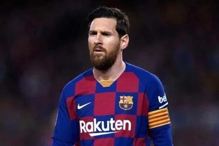 ميسي يعادل رقم أسطورة البرازيل P-2