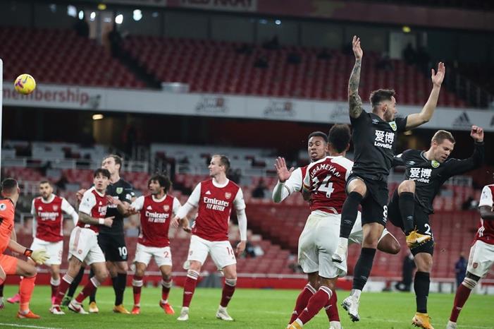 أرسنال يدخل صراع الهبوط بسبب أوباميانغ 1000_b3b0f9c6f9