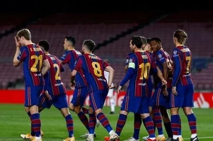 برشلونة-ودينامو-1