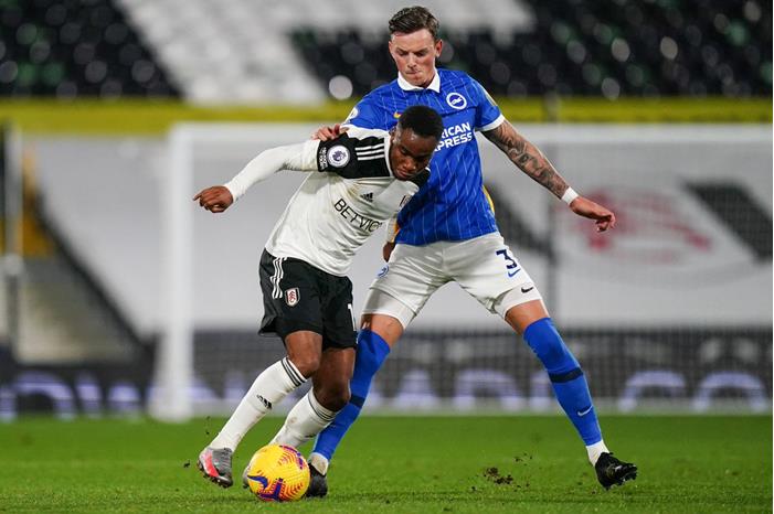 حكم الفيديو يساعد فولهام على الهروب من مناطق الهبوط EpY_yFEW8Ak2lcz