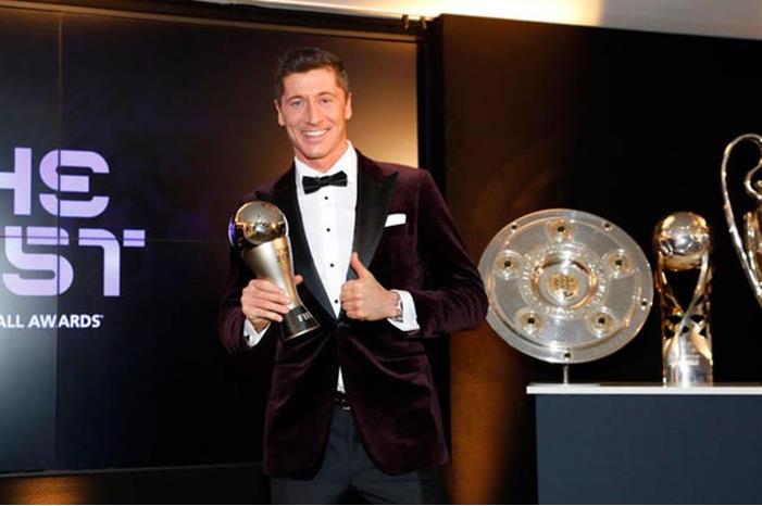 138-010155-cristiano-ronaldo-messi-lewandowski-best-awards-2
