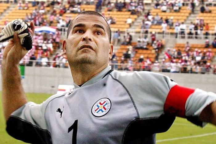 حارس منتخب باراجواي يعلن رسمياً ترشحه لمنصب رئيس الدولة elbashayer-2020-12-25_335912