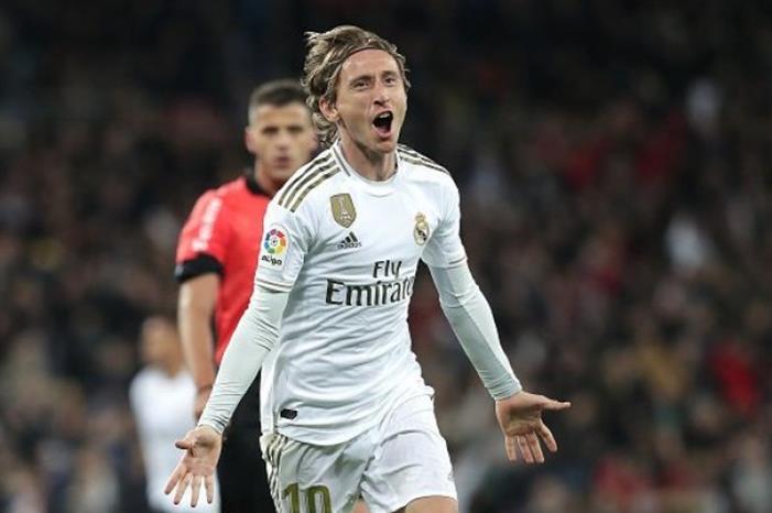 تفاصيل عقد لوكا مودريتش مع ريال مدريد.. الراتب صادم! b698d6d95a2d9438ef58235b4cbf0f49_1000x450