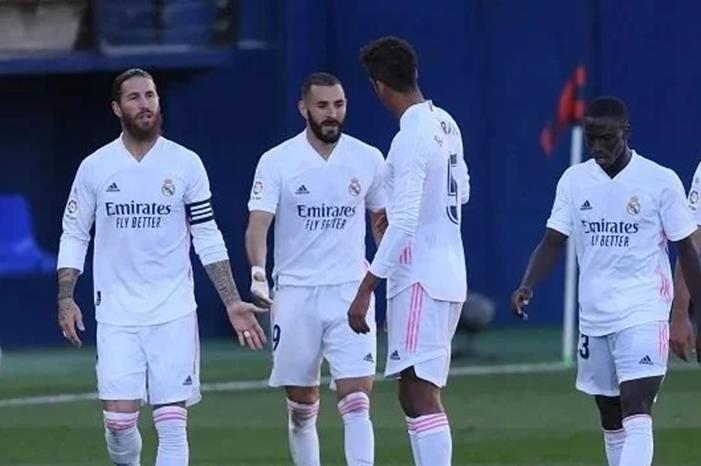 ريال مدريد يخسر مبلغ خيالي بسبب نجمه ريال-مدريد-1