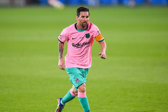 Lionel+Messi+FC+Barcelona+v+Girona+Pre+Season+Uj-TDi4iywMl