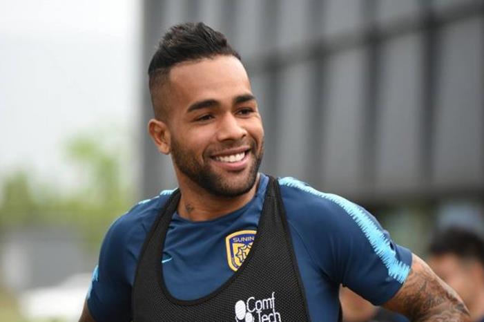 من يحسم صفقة تيكسيرا.. الهلال أو النصر ؟ تيكسيرا-الهلال