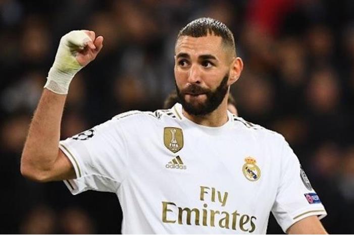 138-005133-clubs-ask-for-a-contract-with-karim-benzema_700x400