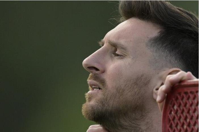 61a7373f4c59b72eb474e485