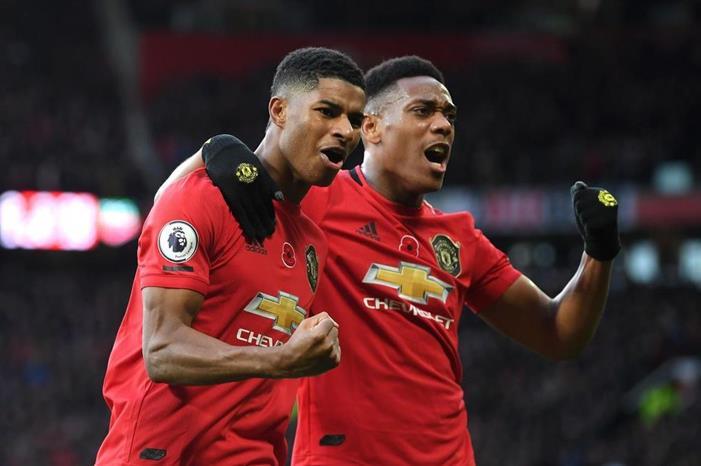 مانشستر يونايتد يطلب تأجيل مباراته  بسبب فيروس كورونا image