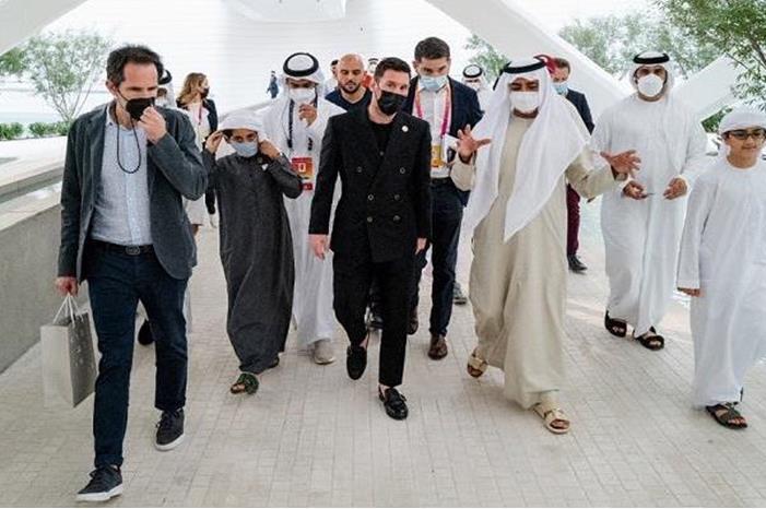 100-184404-messi-expo-dubai-2020_700x400