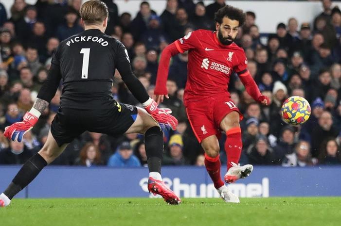 أندية الدوري الإنجليزي تخشى توقف الموسم بسبب أوميكرون Mohamed-Salah-1200x675