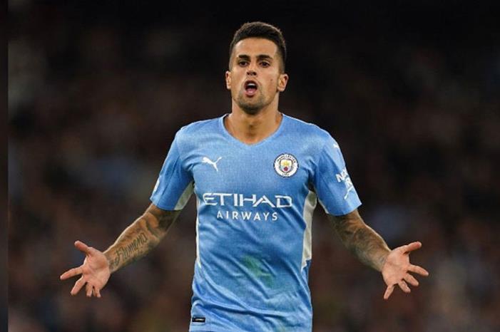 مانشستر سيتي يحافظ على صدارة الدوري الإنجليزي 647d866b26fc6084d35e526243fc68d7