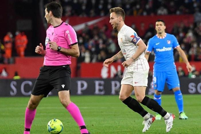 اشبيلية يتخطي اتلتيكو مدريد بالليغا 2823396_1639864539