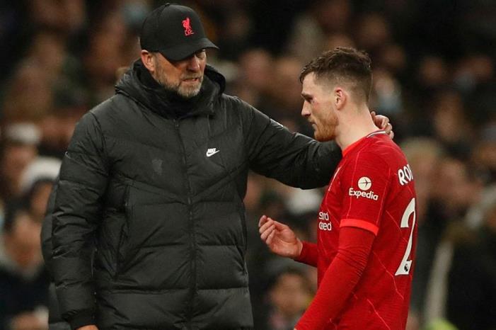 كلوب منتقدا هاري كين: كان من الممكن أن يكسر ساق روبرتسون Klopp-4-1200x675