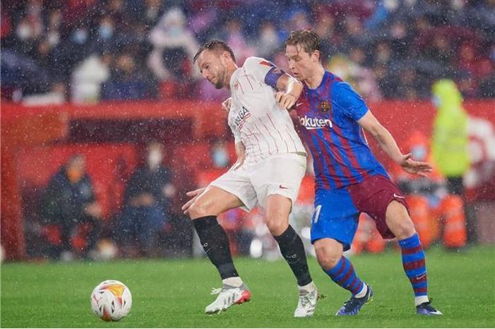 برشلونة يقدم الهدية الأثمن لريال مدريد ٢٠٢١١٢٢٢_٠٠٤١٣٣